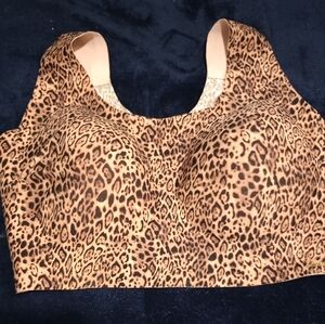 2x30 Victoria secret comfort bra with pads seamless Leopard print  new with tags